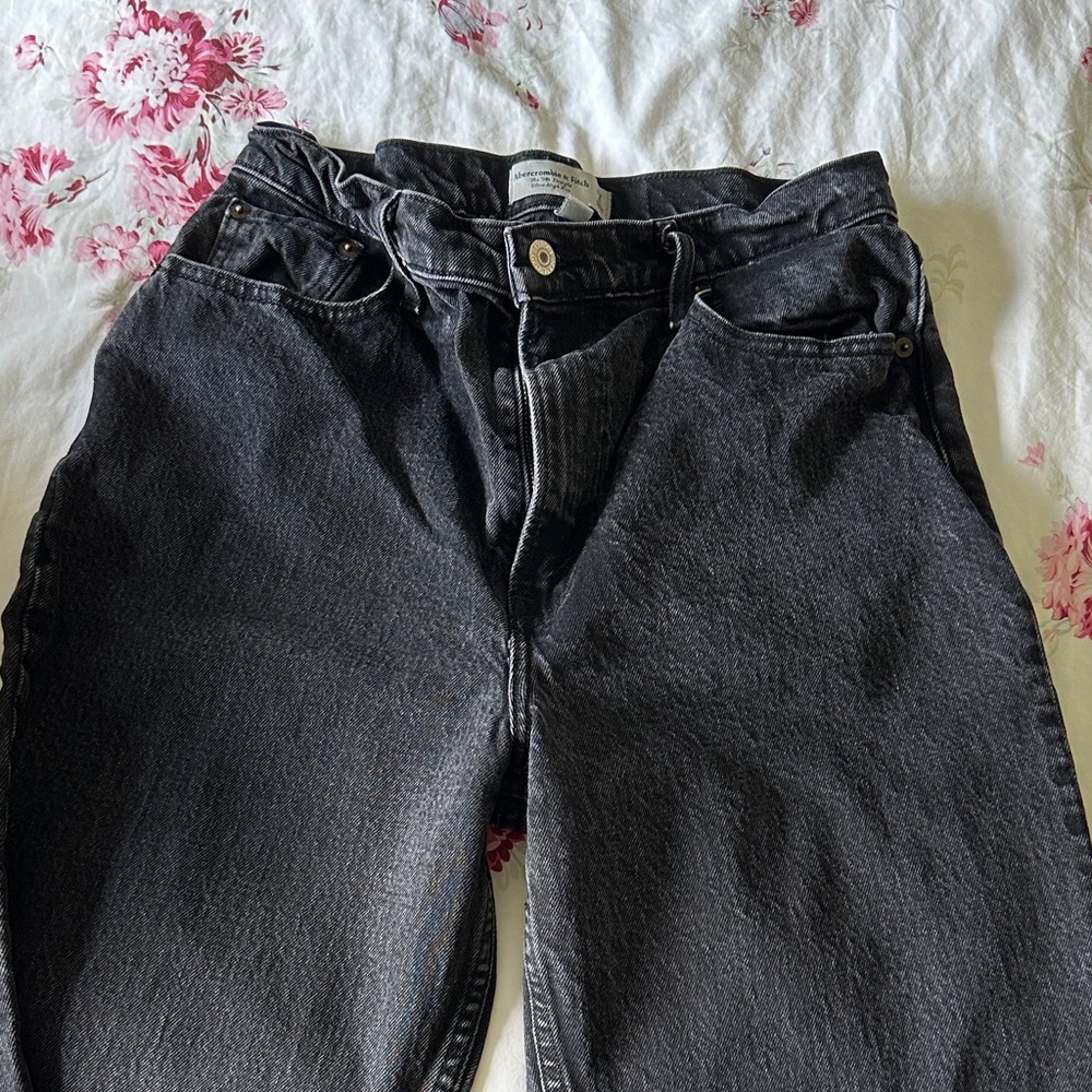 Abercrombie & Fitch Women's High Rise Jeans - Black - Picture 2 of 4
